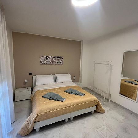 レッチェA Casa Di Chiaraアパートメント エクステリア 写真